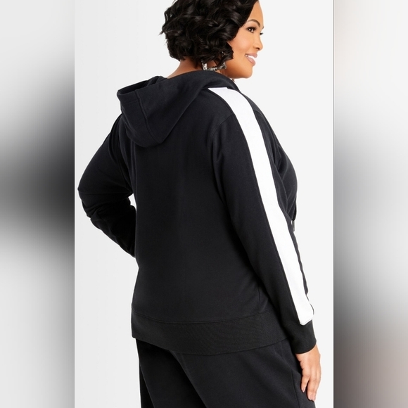 BOX#1 🔥NWT Fila zip hoodie.  approx length 28" P2P 26 1/2" - Picture 2 of 5